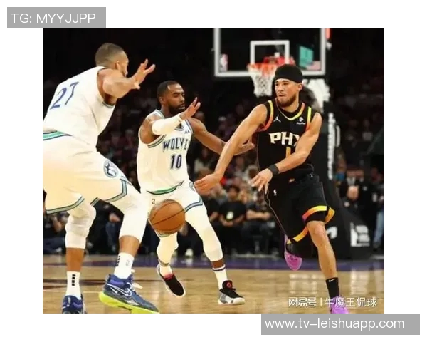 布克全能表现助力球队胜利14投7中贡献21分11助攻正负值高达21