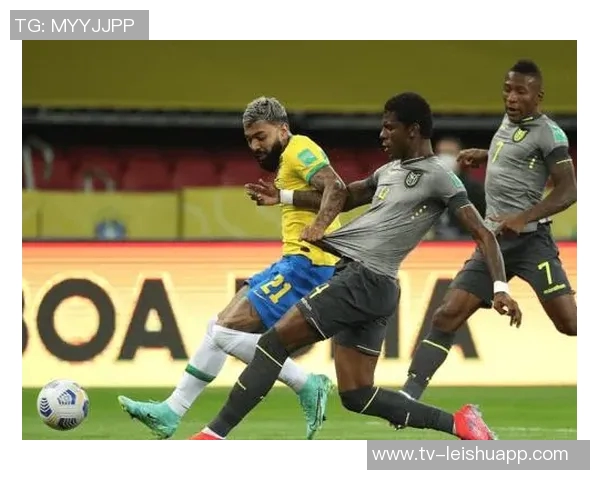 内马尔紧闭双眼深情拥抱罗尔海瑟庆祝绝杀成功逃离降级区